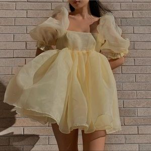 Selkie banana puff dress